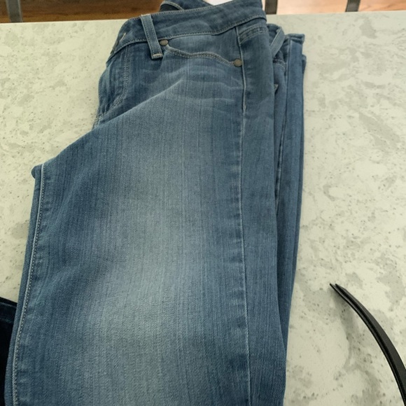 Paige Vertugo Ankle size 25 (wash is lighter than the stock picture-see pics) - Picture 4 of 8